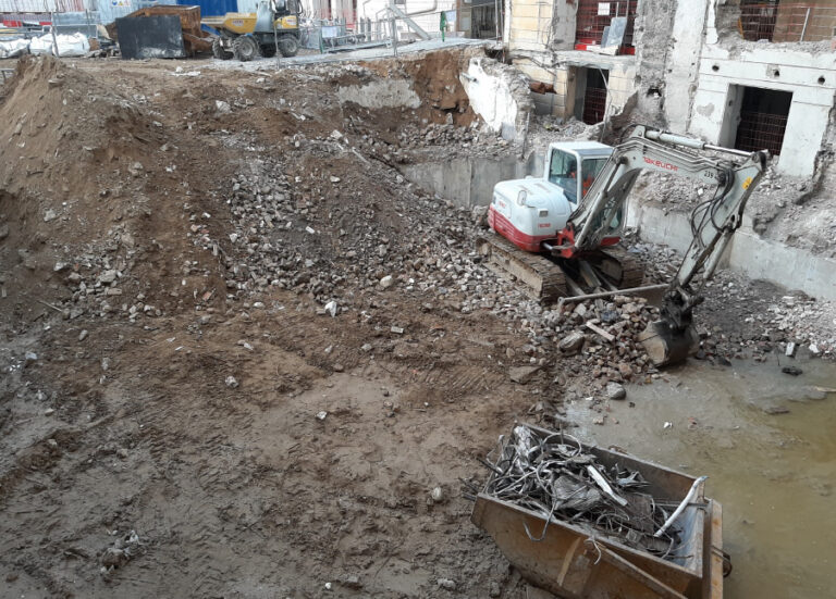 Carlton - TD Groupe - Terrassement / Démolition / Curage / Location de matériels / TDCA, EMDT, EML, SMMT